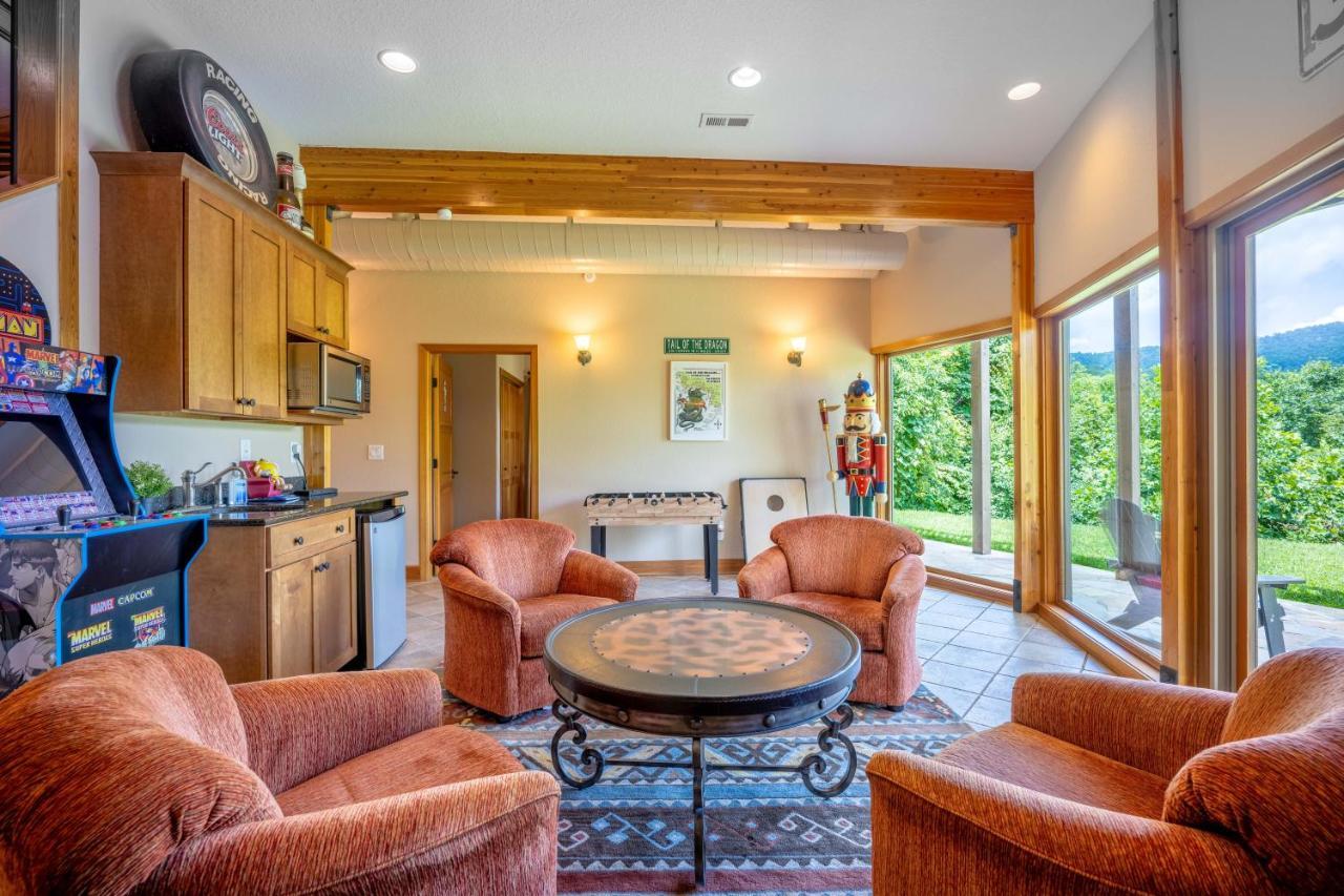 --Mountain Chalet Getaway With Breathtaking View Next To Tail Of Dragon-- 로빈스빌 외부 사진